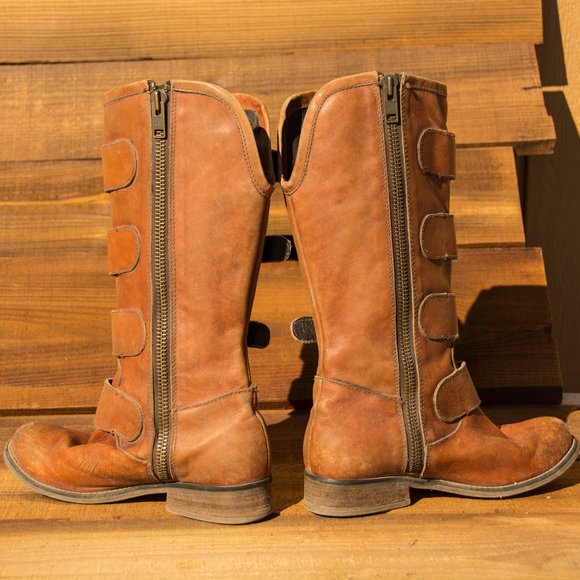 Distressed Cognac Straps and Zipper Boot by Corral 10 - Picture 4 of 9
